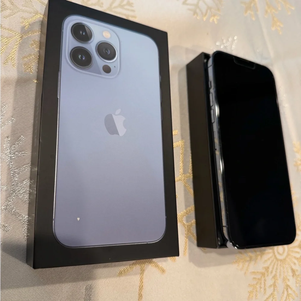 Apple iPhone - Sierra Blue